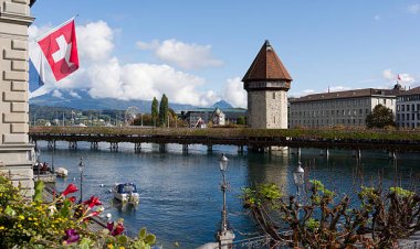 Nur mit den Frauen wird die Demokratie vollständig