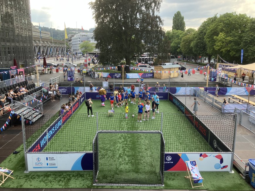 Frauen Fussball 2025